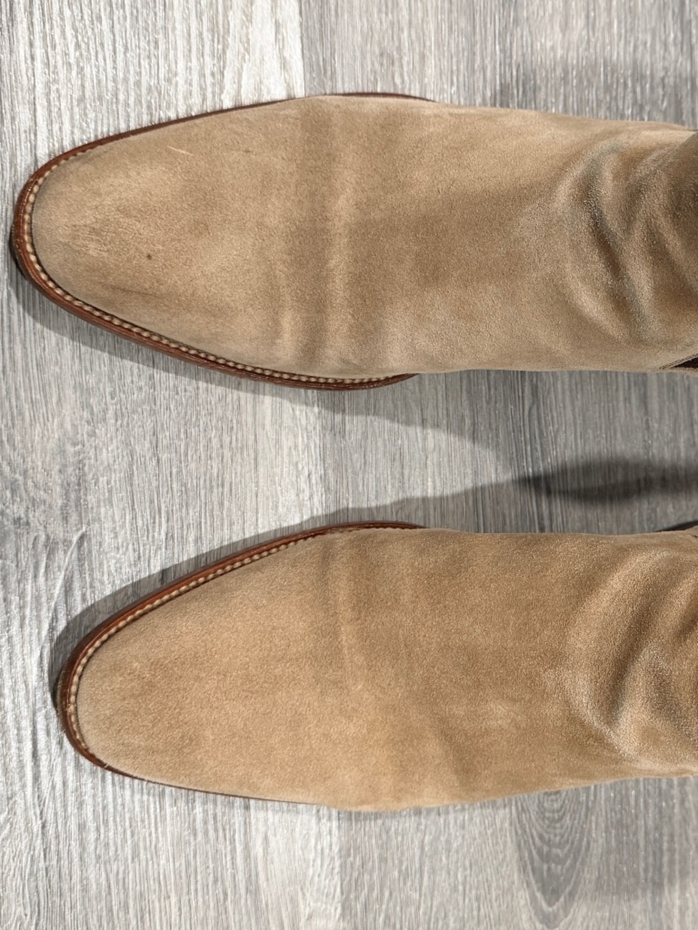 Selling my size 41 (US 8) Yves Saint Lauren (YSL) Wyatt Chelsea boots in Sigaro